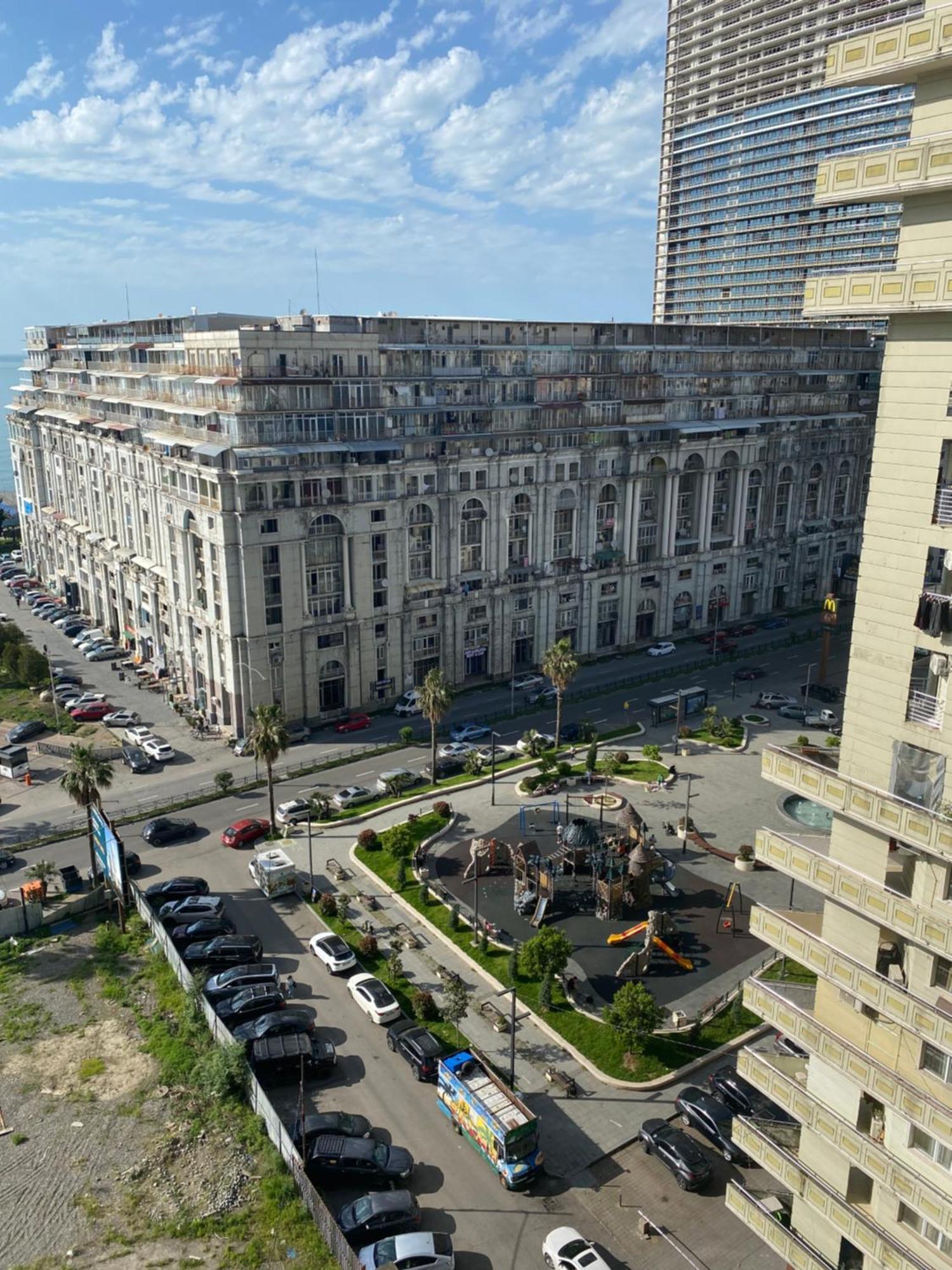 Apartment Maho Batumi Bagian luar foto