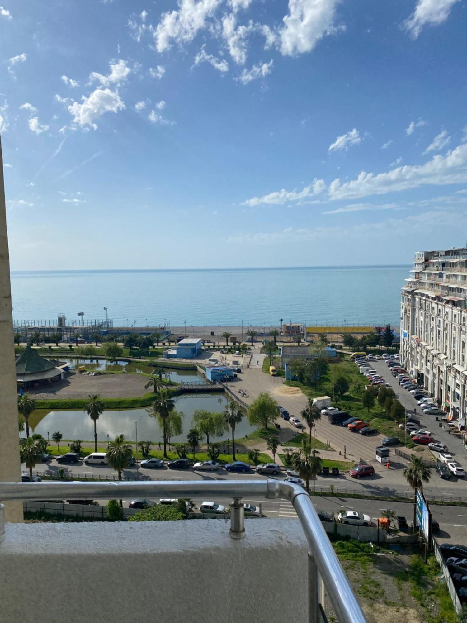 Apartment Maho Batumi Bagian luar foto