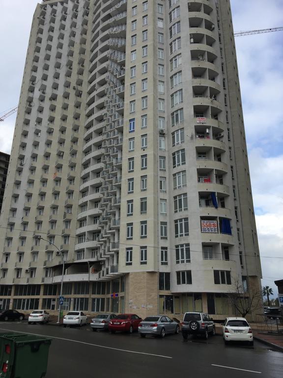 Apartment Maho Batumi Bagian luar foto