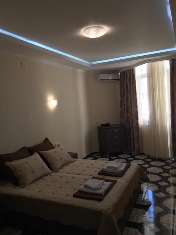 Apartment Maho Batumi Bagian luar foto